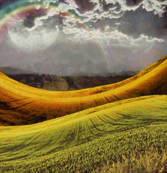 本物の絵画だ 曇り空の緑の野 巨大な月と虹 — ストック写真