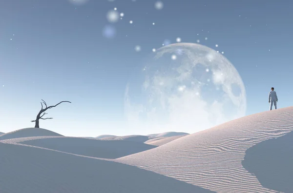超现实的白色沙漠 有枯树 大月亮在地平线上 身穿白衣 头戴圆顶礼帽的男子站在沙丘上 — 图库照片