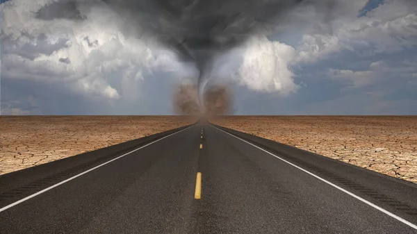 Tornado Tratt Öknen Road Landskap — Stockfoto