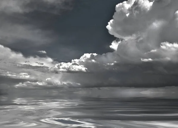 Cloudscape Water Image — Fotografia de Stock