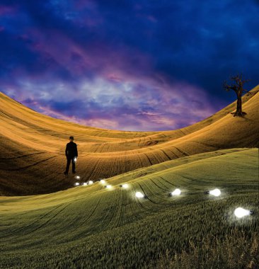 Fikir ampulü izi olan adam.