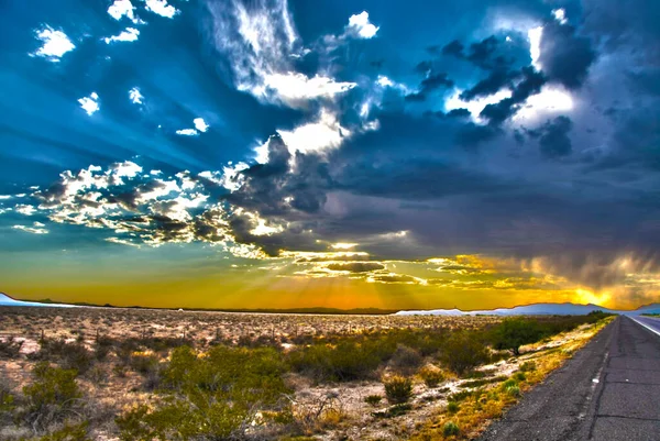 Strada Una Tranquilla Scena Rurale — Foto Stock