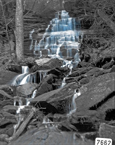 背景のためのシュールな風景の滝3Dイラスト — ストック写真