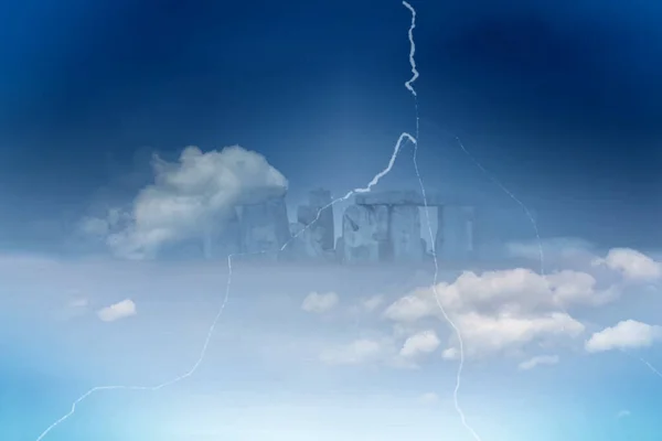 Stonehenge Entre Les Nuages Dans Paysage Surréaliste — Photo