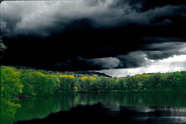 Schöner See Mit Bergen Hintergrund — Stockfoto