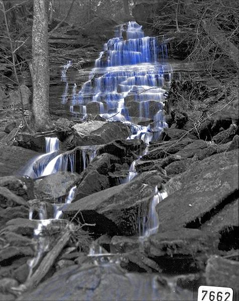 背景のためのシュールな風景の滝3Dイラスト — ストック写真
