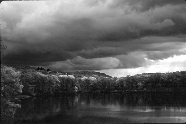 Bela Paisagem Com Lago — Fotografia de Stock