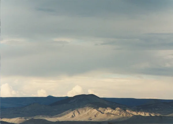 Arkaplan Için Gerçeküstü Manzara Dağ Çizimi — Stok fotoğraf