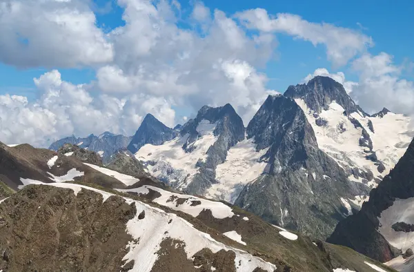 Las Montañas Del Cáucaso Verano Hermoso Paisaje Con Nieve Derretida — Foto de Stock