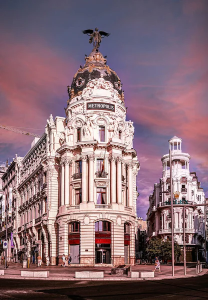 Madrid Spanien Juni 2020 Metropolis Byggnad Vid Korsningen Mellan Alcala Royaltyfria Stockbilder