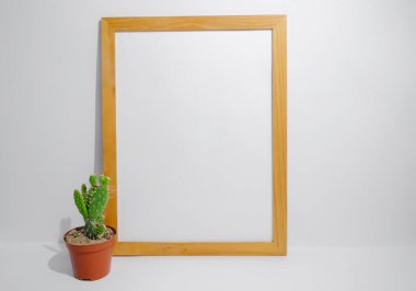 Beyaz arkaplanda boş fotoğraf çerçevesi