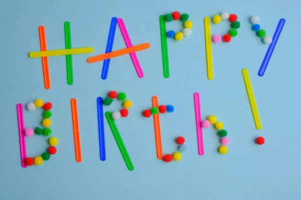 Feliz Aniversário Lettering Cores Arco Íris Fundo Azul — Fotografia de Stock