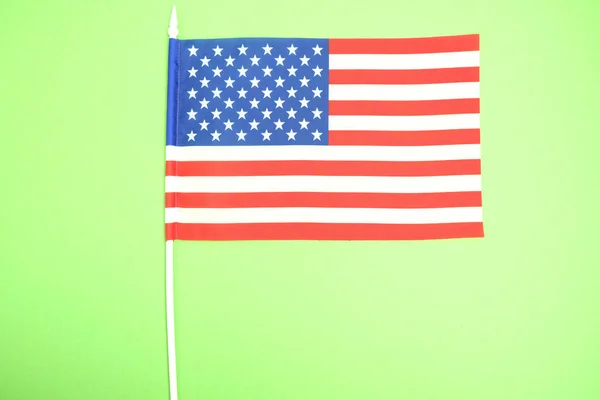 Yeşil Arka Planda Amerikan Bayrağı — Stok fotoğraf