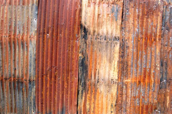 Rusty corrugado techo de metal foto de pared —  Fotos de Stock