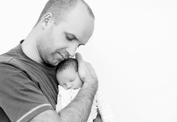幸福与新生儿的父亲 — 图库照片