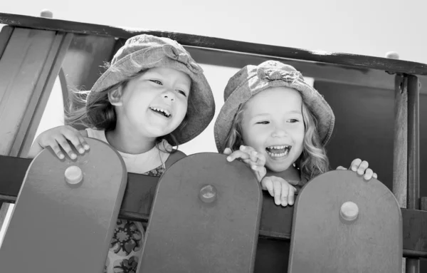 Niñas sonrientes — Foto de Stock