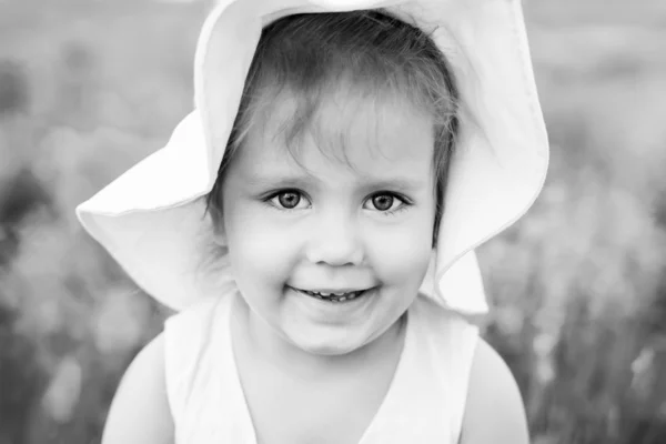 Ritratto bambina felice — Foto Stock
