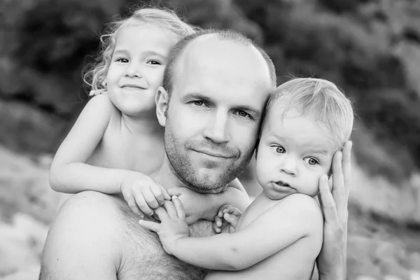 Heureux père et fille et fils — Photo