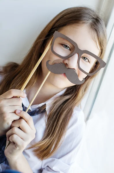 おかしい眼鏡の女子高生の肖像画 — ストック写真
