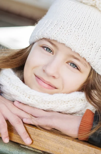 Portrait d'une fille 13 ans — Photo