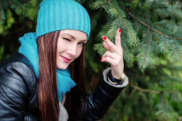 Retrato de una mujer hermosa y feliz — Foto de Stock