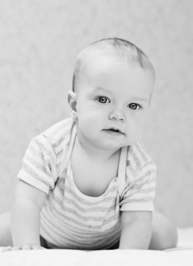 Bir şirin hüzünlü bebek çocuk portresi