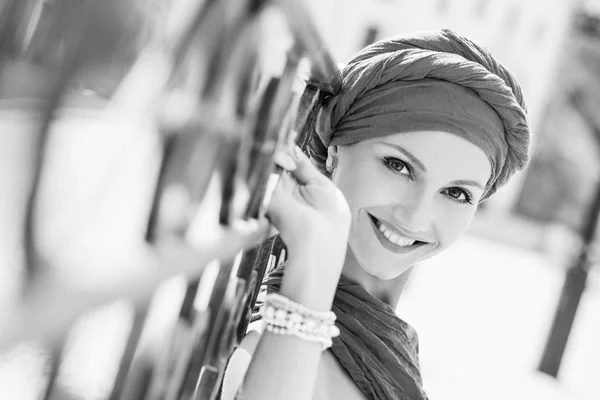 Portrait of a happy young woman — Stock Photo, Image