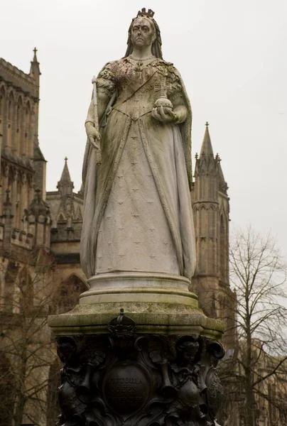 Detalles Estatua Reina Victoria Inglaterra Cielo Nublado — Foto de Stock