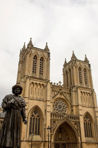 Antiga Arquitetura Histórica Catedral Bristol Céu Nublado — Fotografia de Stock