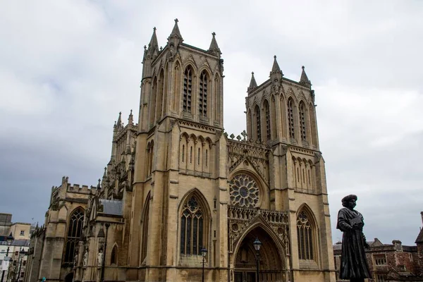 Antiga Arquitetura Histórica Catedral Bristol Céu Nublado — Fotografia de Stock