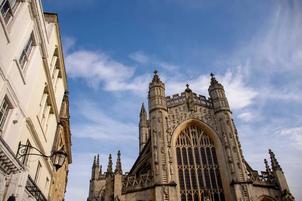 Stara Architektura Historyczna Bath Miasta Anglii Zachmurzone Niebo — Zdjęcie stockowe