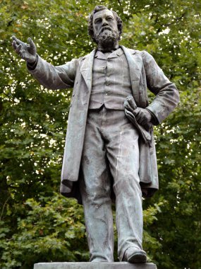 John Batchelor heykeli