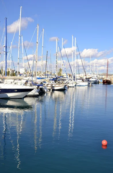 Boten van Larnaca marina — Stockfoto