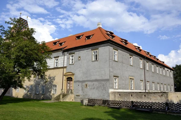 Arquitectura exterior del castillo Brandys nad Labem — Foto de Stock