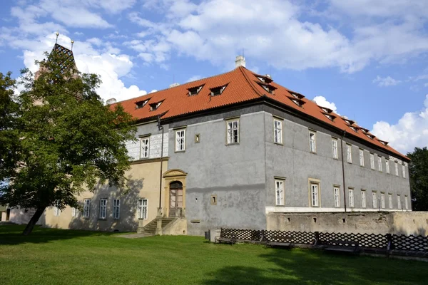 Arquitectura exterior del castillo Brandys nad Labem — Foto de Stock