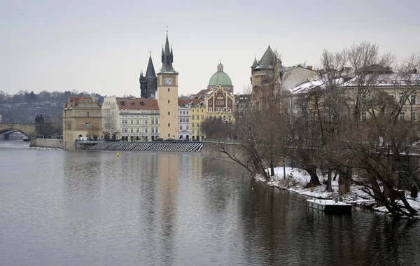 Oude gebouwen uit Praag — Stockfoto