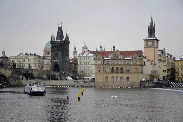 Oude gebouwen uit Praag — Stockfoto