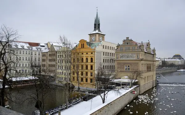 Oude gebouwen uit Praag — Stockfoto