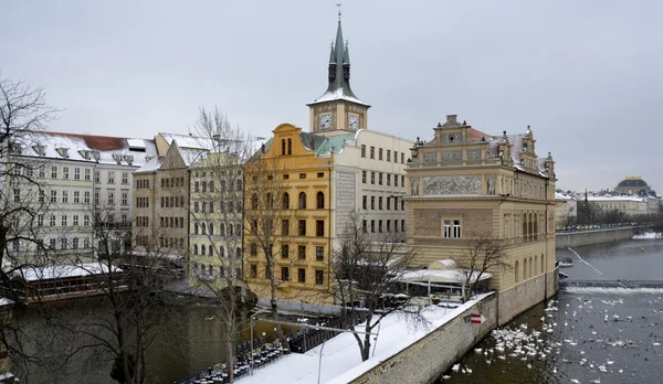 Oude gebouwen uit Praag — Stockfoto