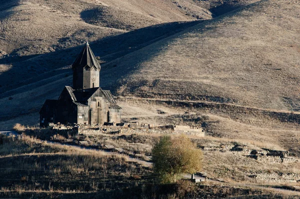 Tanahat Manastırı