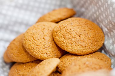 Kahvaltı için lezzetli yulaflı kurabiyeler.