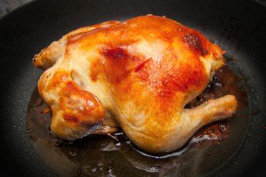 Bütün kızarmış tavuk