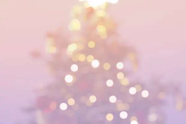Kerstboom Wazig Licht Licht Roze Achtergrond — Stockfoto