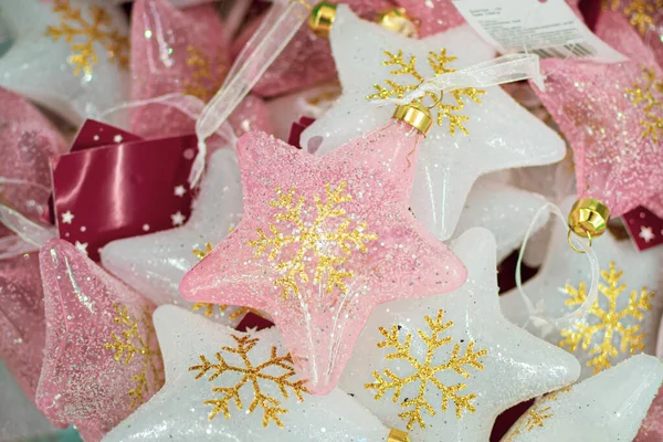 Jouet Noël Verre Star Avec Des Paillettes Scintille Sur Étagère — Photo