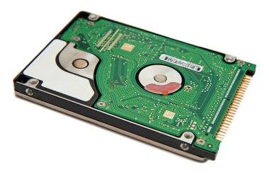 Sabit disk sürücüsü beyaz arkaplanda izole edildi
