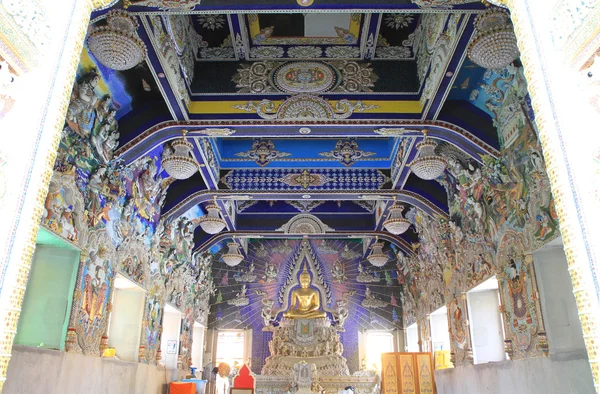 Buddha statue in beautiful Thai style church — Stock Photo, Image