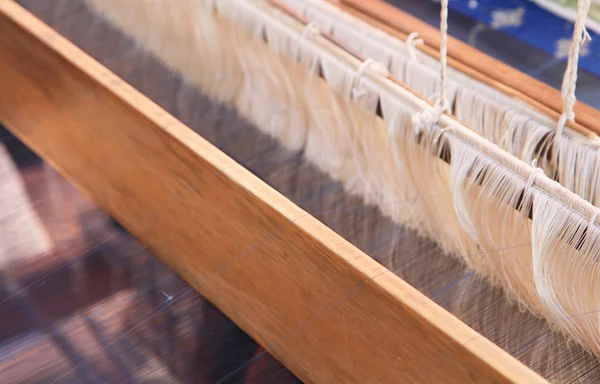 Thai silk on the loom — Stock Photo, Image