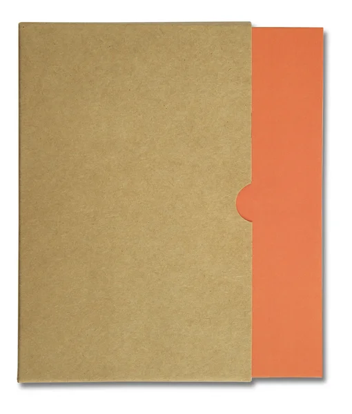 Pomarańczowy notebook w przypadku brązowy papier na białym tle — Zdjęcie stockowe
