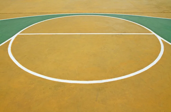 Piso de cimento da sala de esportes com linhas de marcação — Fotografia de Stock
