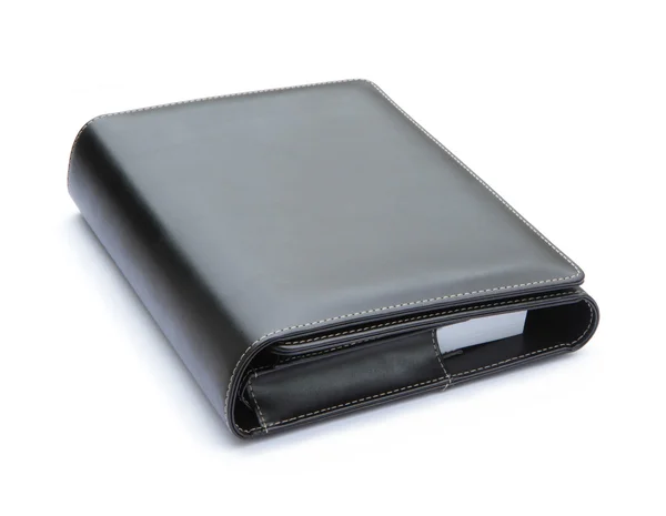 Caderno de capa de couro preto isolado no fundo branco — Fotografia de Stock
